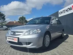 Cinza prata Usado 2006 Honda Civic Exclusive Sedan | € 5.250