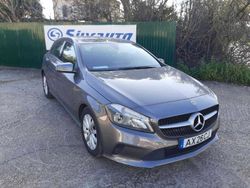 Cinzento Usado 2017 Mercedes A180 Style | € 17.900 (Bom preço)