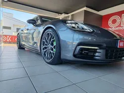 Cinzento Usado 2017 Porsche Panamera Sedan | € 76.500 (Preço elevado)