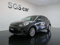 Cinza Usado 2017 Kia Rio Urban | € 11.200 (Preço justo)