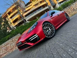 Vermelho Usado 2011 Porsche Panamera Platinum Edition Sedan | € 49.998