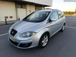 Cinza Usado 2011 Seat Altea XL Monovolume | € 4.990 (Bom preço)