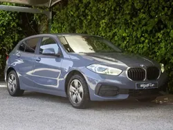 Cinzento Usado 2022 BMW 116 Advantage Citadino | € 22.900 (Bom preço)