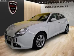 Branco Usado 2014 Alfa Romeo Giulietta Citadino | € 10.950
