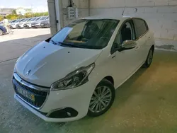 Branco Usado 2019 Peugeot 208 Signature Sky Citadino | € 11.100 (Bom preço)