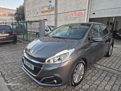Cinza Usado 2019 Peugeot 208 Signature Sky Citadino | € 10.900 (Bom preço)