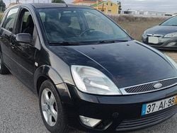 Usado 2005 Ford Fiesta Sedan | € 1.800