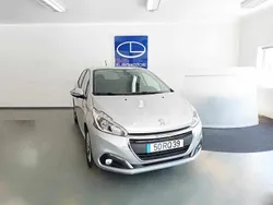 Cinzento Usado 2016 Peugeot 208 Citadino | € 8.850 (Preço justo)