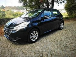 Preto Usado 2014 Peugeot 208 Active Citadino | € 7.750 (Bom preço)