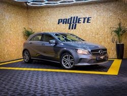 Cinza Usado 2018 Mercedes A180 Style | € 19.750 (Preço justo)