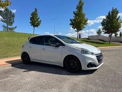 Cinzento Usado 2016 Peugeot 208 Citadino | € 10.950 (Preço justo)