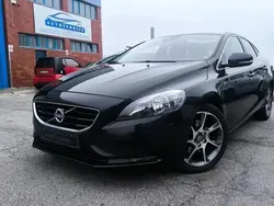 Preto Usado 2015 Volvo V40 Summum Carrinha | € 12.900 (Preço justo)