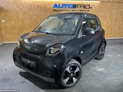 Preto Usado 2022 Smart ForTwo Electric Drive Passion Sedan | € 11.900