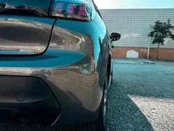 Cinzento Usado 2021 Peugeot 208 Citadino | € 12.500 (Bom preço)
