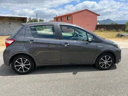 Usado 2019 Toyota Yaris Hybrid Sedan | € 16.500 (Preço justo)