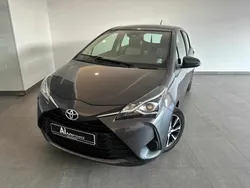 Cinzento Usado 2020 Toyota Yaris Citadino | € 15.900 (Preço justo)