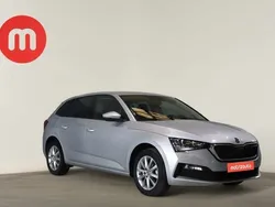 Cinzento Usado 2022 Skoda Scala Citadino | € 17.499 (Preço justo)