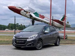 Cinza Usado 2018 Peugeot 208 Allure Citadino | € 11.990 (Bom preço)