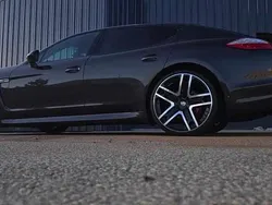 Cinzento Usado 2012 Porsche Panamera Sedan | € 35.500 (Preço justo)