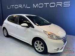Branco Usado 2015 Peugeot 208 Style Citadino | € 7.900 (Preço justo)