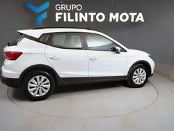Branco Usado 2023 Seat Arona Style SUV | € 14.460 (Preço justo)