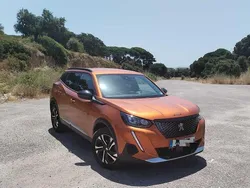 Usado 2022 Peugeot 2008 Allure SUV | € 16.900 (Bom preço)