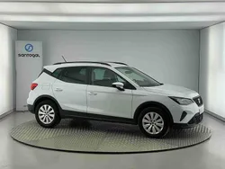 Branco Usado 2023 Seat Arona Style SUV | € 17.490 (Preço justo)