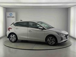 Cinzento Usado 2024 Hyundai i20 Comfort Citadino | € 17.490 (Preço justo)