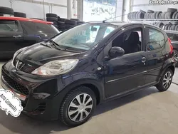 Preto Usado 2012 Peugeot 107 Citadino | € 5.500 (Preço justo)