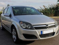 Usado 2006 Opel Astra Sedan | € 2.900 (Bom preço)