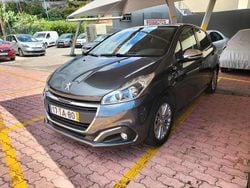 Cinza Usado 2017 Peugeot 208 Style Citadino | € 11.250 (Caro)