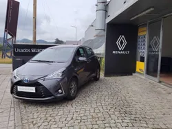 Cinza Usado 2017 Toyota Yaris Hybrid Comfort | € 14.700 (Preço justo)