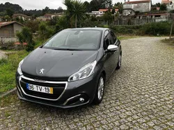 Usado 2017 Peugeot 208 Style Citadino | € 7.500 (Super Preço)