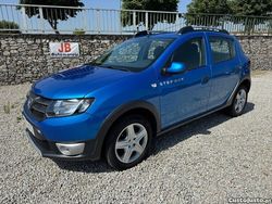 Azul Usado 2015 Dacia Sandero Stepway Citadino | € 10.650 (Preço justo)