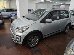 Cinza prata Usado 2013 VW cross up! Citadino | € 6.750