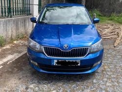 Azul Usado 2015 Skoda Fabia Citadino | € 9.000 (Bom preço)