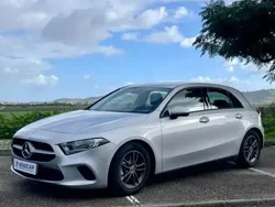 Cinza prata Usado 2019 Mercedes A180 Style Citadino | € 24.980 (Preço elevado)