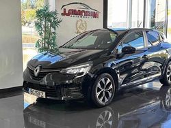 Preto Usado 2023 Renault Clio V Evolution | € 14.599 (Preço justo)