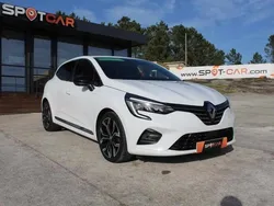 Branco Usado 2023 Renault Clio V Intens Citadino | € 18.250 (Preço justo)