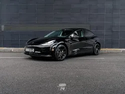 Preto Usado 2019 Tesla Model 3 Standard Range Plus Sedan | € 21.990 (Preço justo)