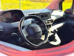 Branco Usado 2020 Peugeot Partner Monovolume | € 12.950 (Bom preço)