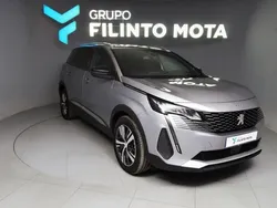 Cinzento Usado 2024 Peugeot 5008 Allure Monovolume | € 30.990 (Bom preço)