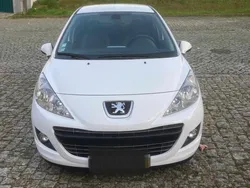 Branco Usado 2012 Peugeot 207 Citadino | € 6.250 (Bom preço)
