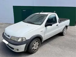 Branco Usado 2003 Fiat Strada | € 2.000