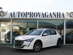 Branco Usado 2021 Peugeot e-208 Business-Line Citadino | € 17.900 (Preço justo)