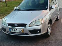 Usado 2005 Ford Focus Sedan | € 2.350 (Bom preço)