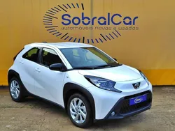 Branco Usado 2023 Toyota Aygo Pulse Citadino | € 19.000 (Caro)