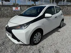Branco Usado 2015 Toyota Aygo Citadino | € 9.850 (Preço elevado)