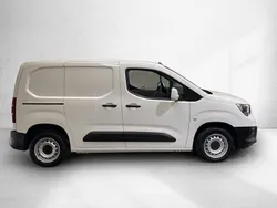 Branco Usado 2020 Opel Combo Monovolume | € 13.900 (Preço justo)