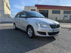 Cinzento Usado 2011 Skoda Fabia Family Carrinha | € 5.150 (Caro)